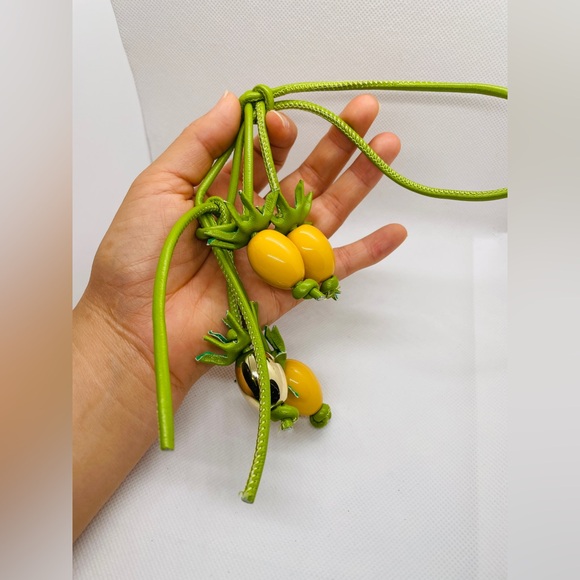 Yellow cherry tomatoes bag charm - Picture 6 of 8